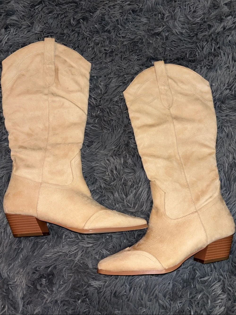Women’s Knee-High Western Suede Boots in Beige